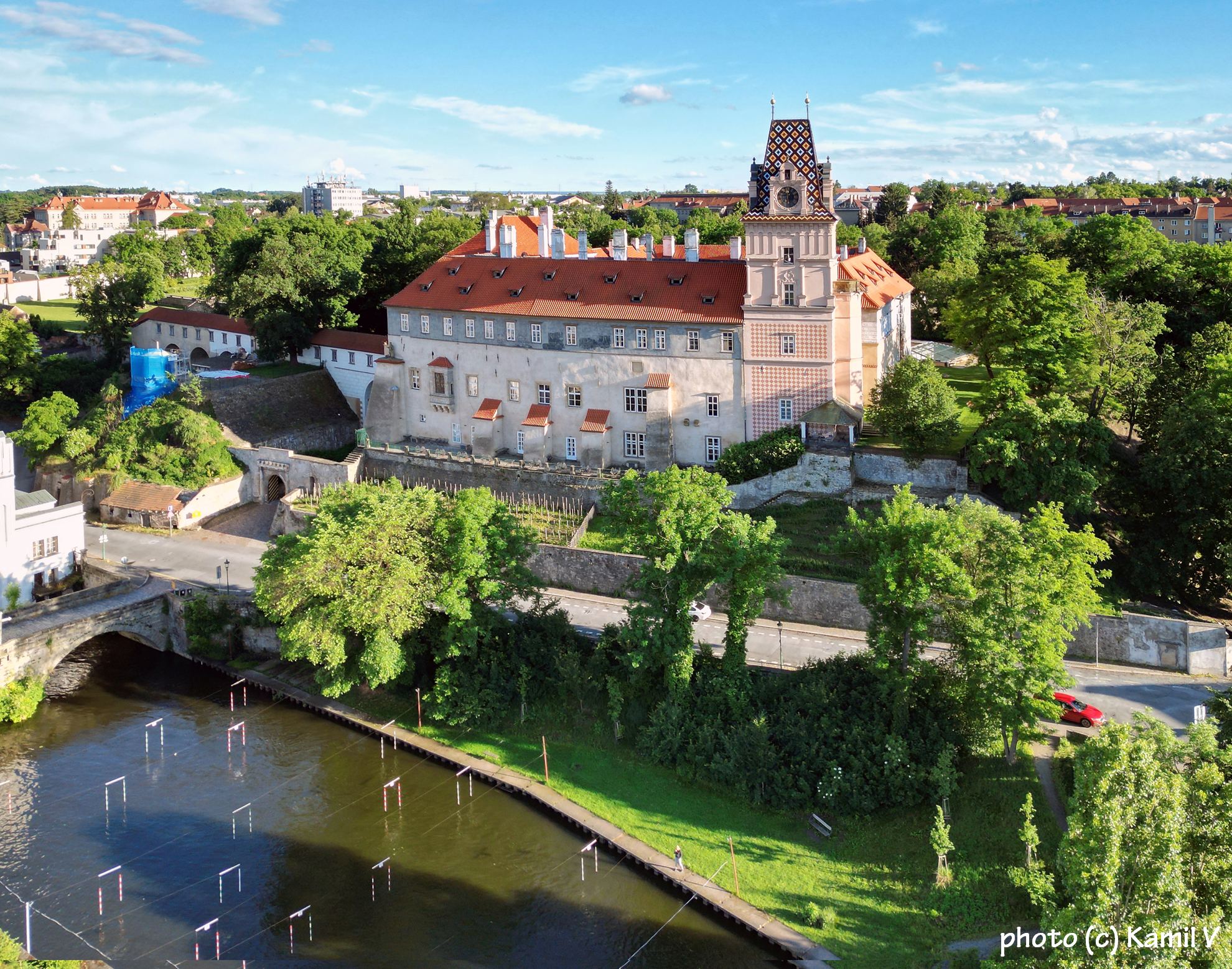 Zámek Brandýs fotografovaný z dronu